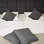 Апартаменти Urbanliving-regensburg, Voll Ausgestattetes Fuer Bis Zu 3 Personen *