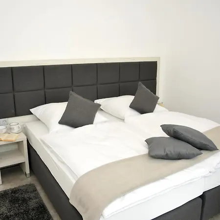 Urbanliving-regensburg, Voll Ausgestattetes Fuer Bis Zu 3 Personen * 레겐스부르크