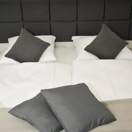 Apartament Urbanliving-regensburg, Voll Ausgestattetes Fuer Bis Zu 3 Personen *